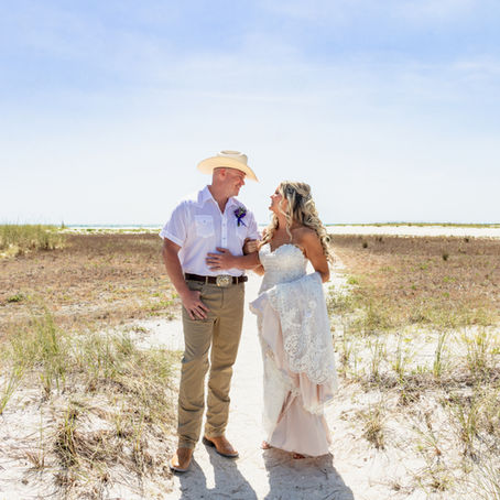 Amanda & Josh’s Romantic Beachfront Wedding at Bilmar Beach Resort – Treasure Island, Florida