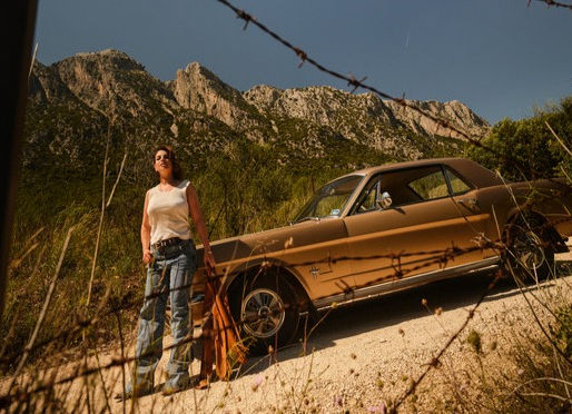 Novo álbum de Emma, "Souvenir", é para reaprender a viver.