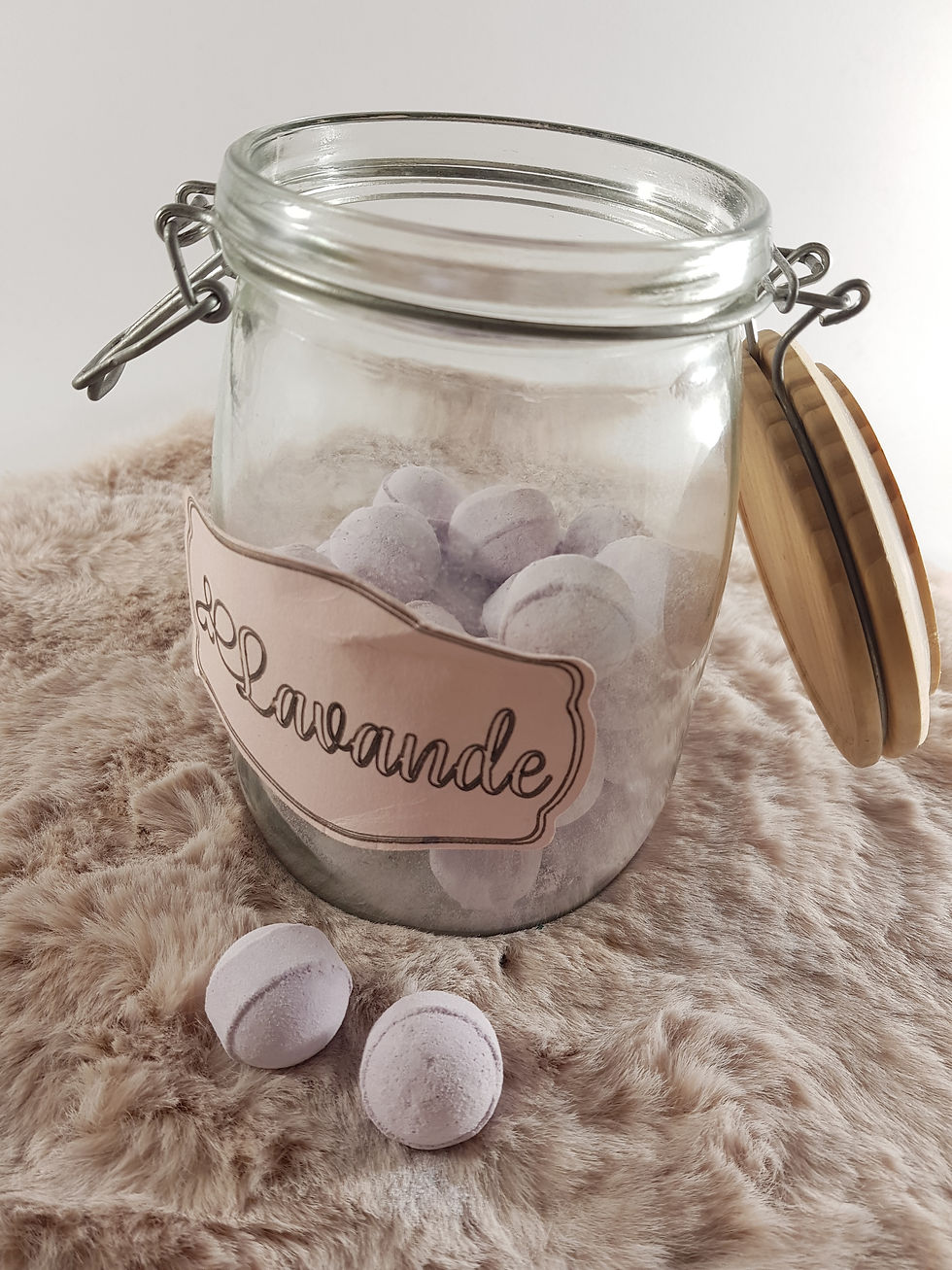 Thumbnail: little bath bomb