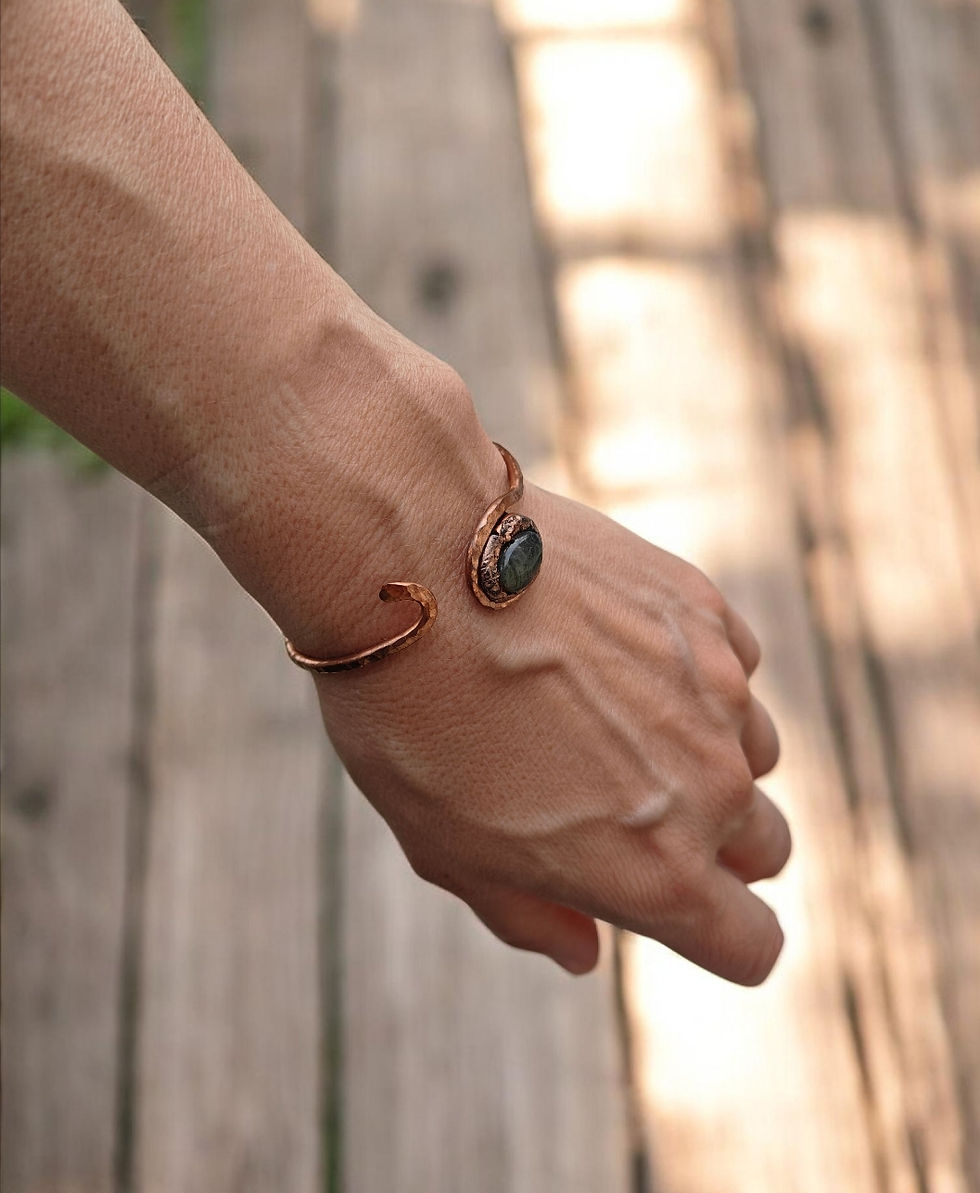 Thumbnail: Adjustable Pure Copper Bracelet, Healing, Energy infused, Handmade, Labradorite