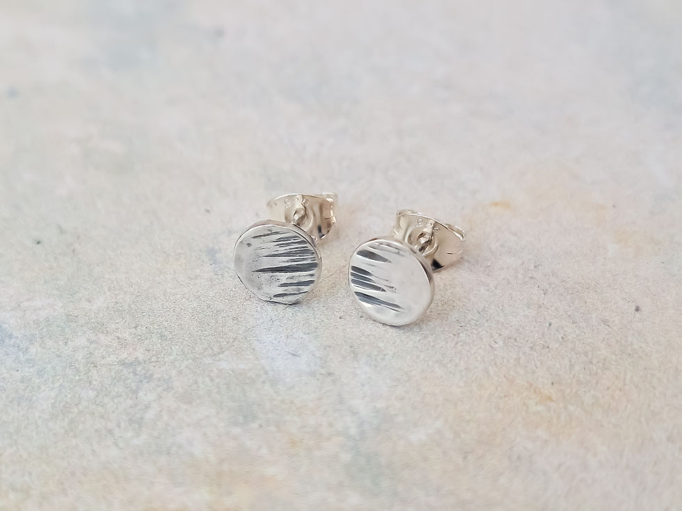 Thumbnail: Circle Hammered Studs
