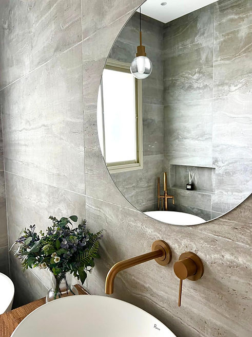 Beautifull rose gold faucets_edited.jpg