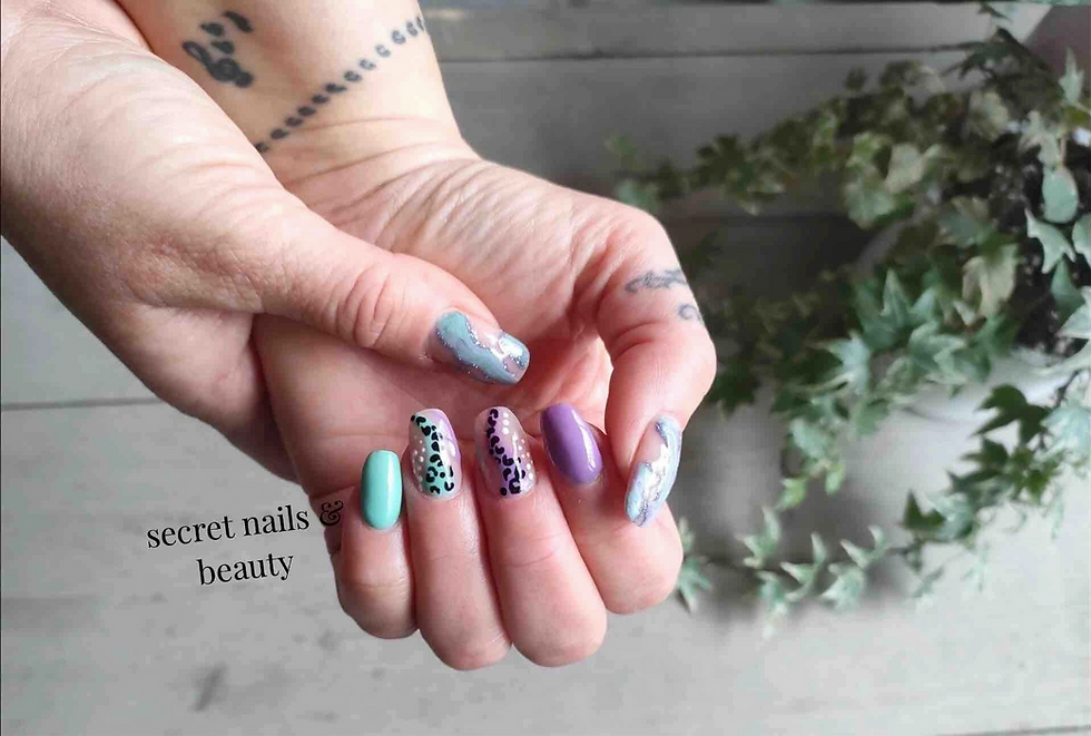 Acrylnagels met verlenging en nail art – Secret Nails & Beauty Obdam