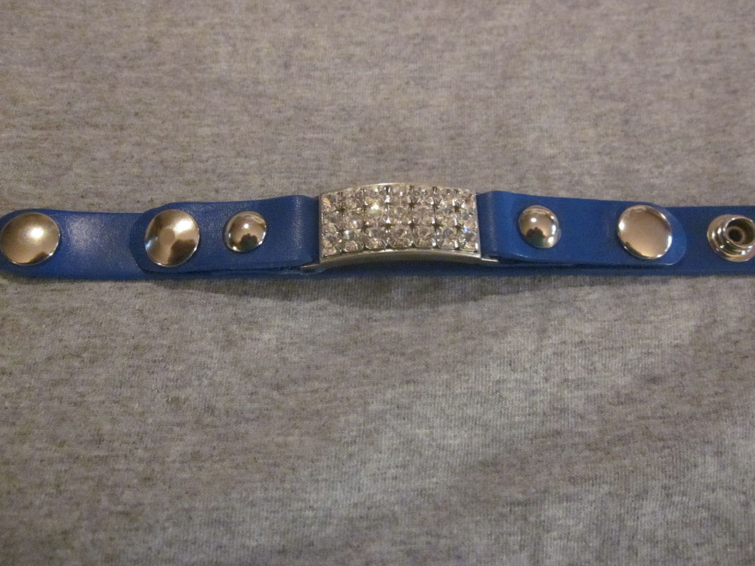 BRACELET EN CUIR # 1 AVEC STRASS - BLEU