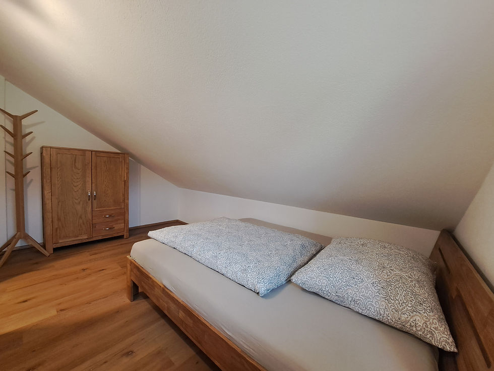Schlafzimmer 3 (für 2 Kinder oder 1 Erwachsenen)