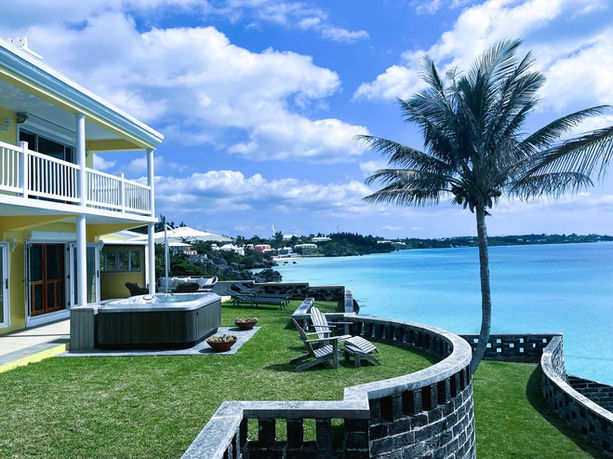 The views of Bermuda's turquoise waters from SeaView Luxury Vacation Rental. 