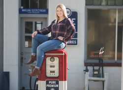 portrait, newborn, milestone, cake smash, family photographer stow Oh, summit county, cleveland holl