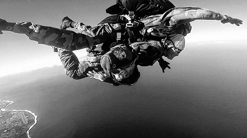 saut en parachute avec chien