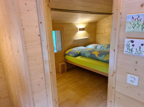 Schlafzimmer links.jpg