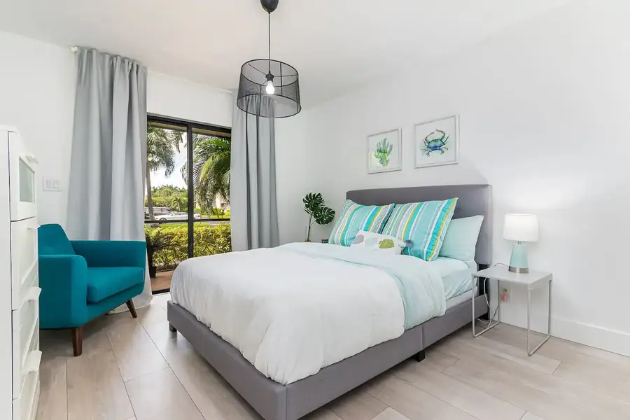 Modern Beach Villa 10.webp