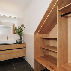 Einbauschrank, Treppenverbau, Badezimmer