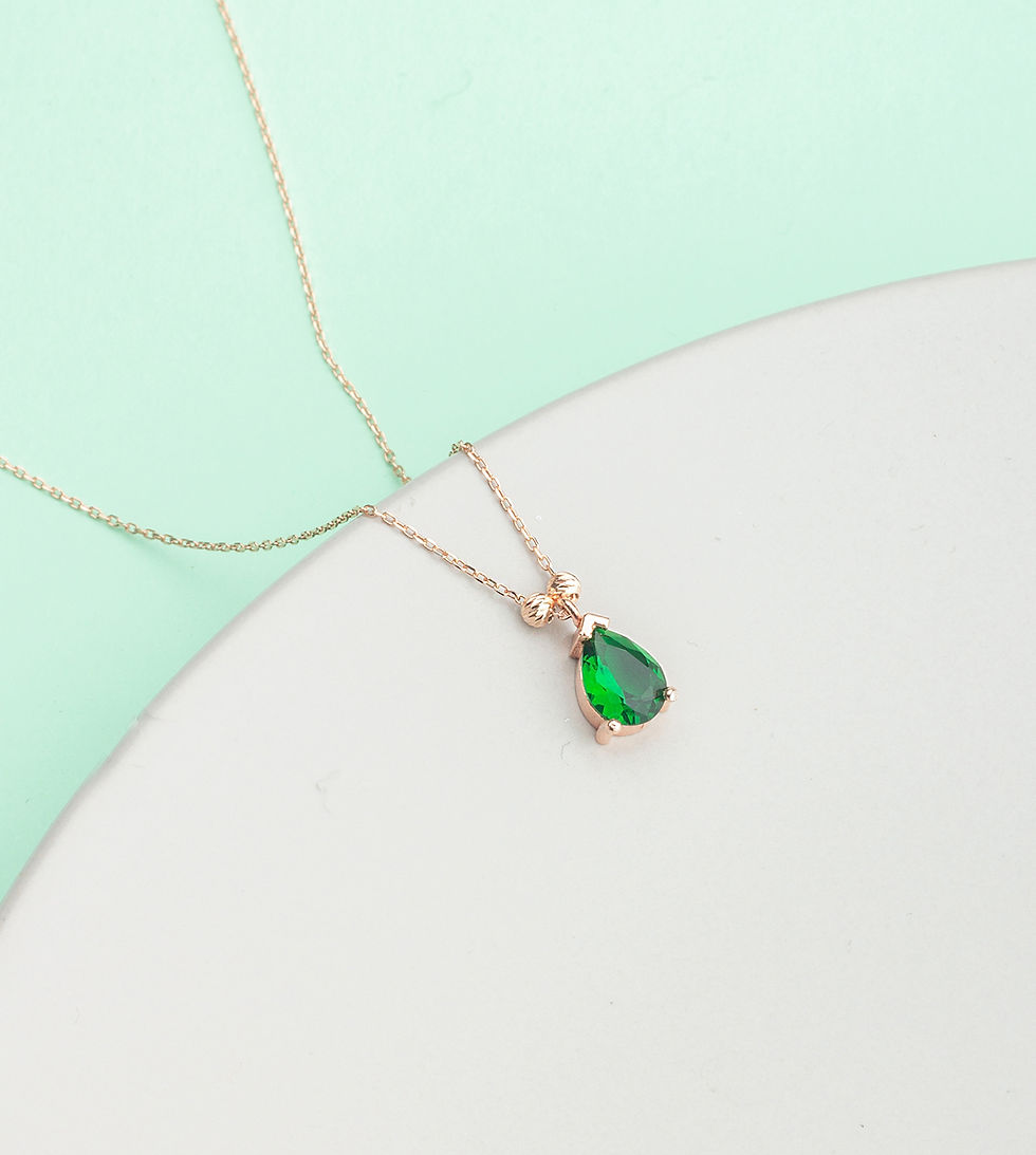 925 Ayar Gümüş Dorikalı Zümrüt Damla Kolye