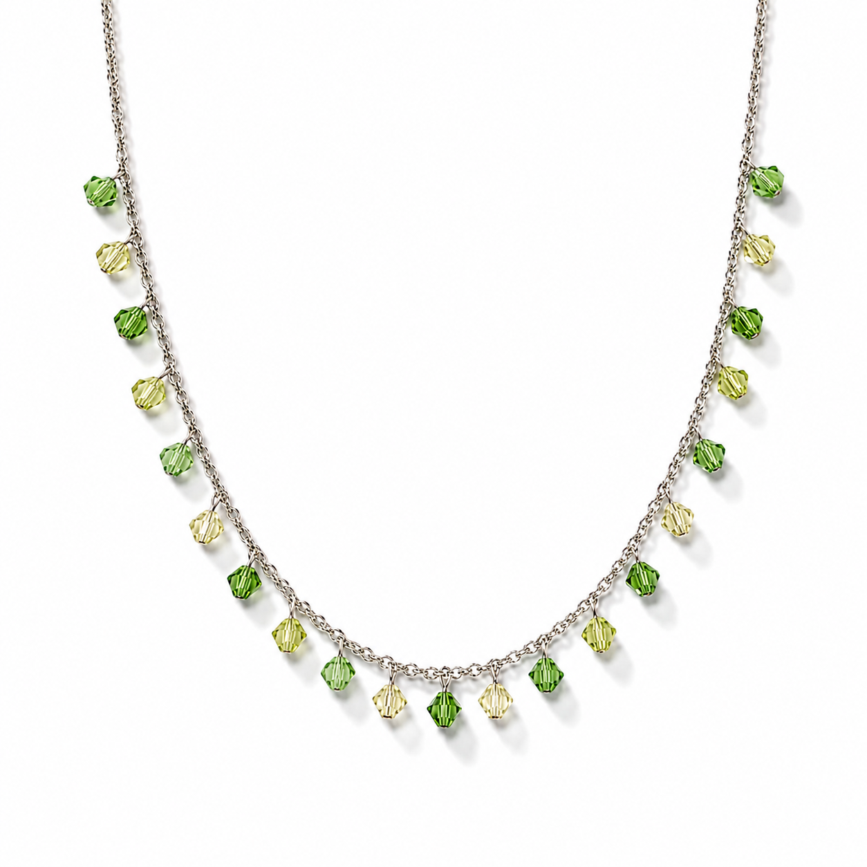 handgemaakte zilveren ketting met groene facet glas kralen