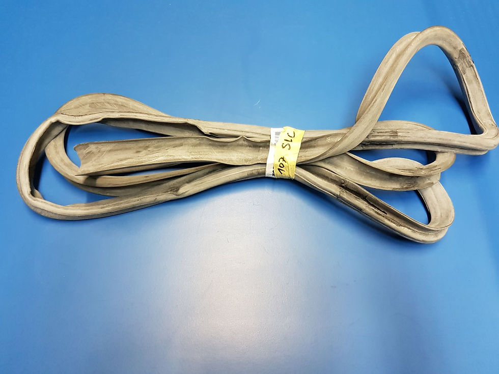 Mercedes W107 - Boot Rubber SLC only OEM - 107 758 02 98, 1077580298