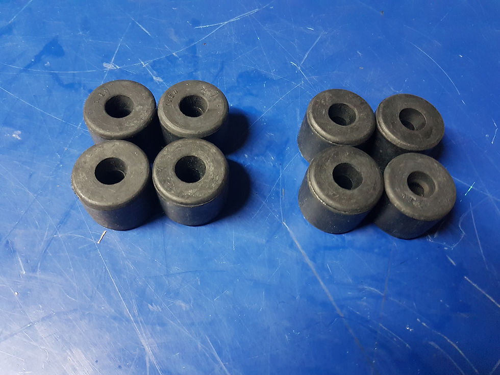 Mercedes W108 – W113 Front Sway Bar rubber buffer kit- 111 323 00 44, 1113230044 Kit view top