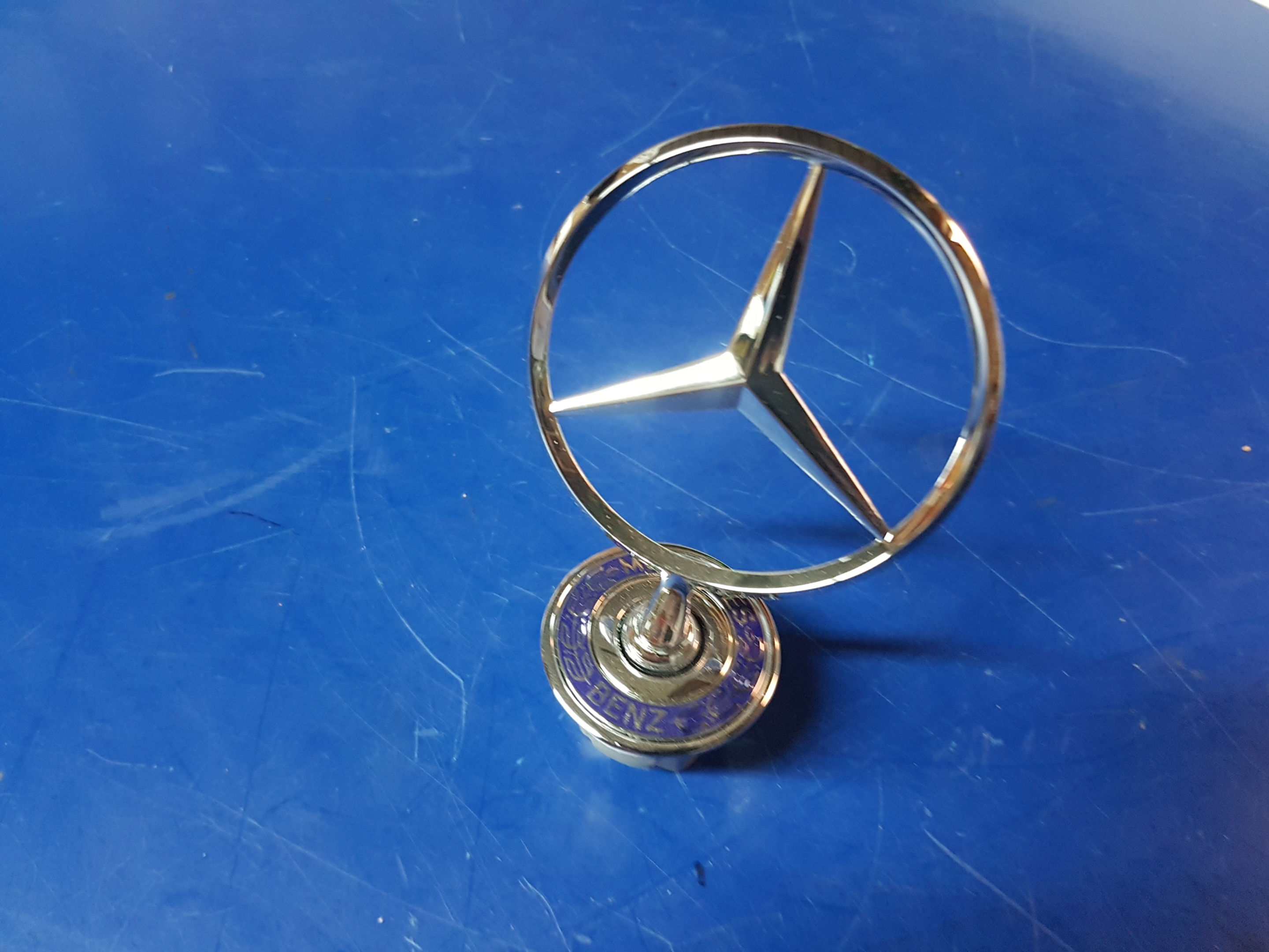 Mercedes W124, W202, W208, W210 & W220 - Grill Star - 210 880 01 86, 2108800186