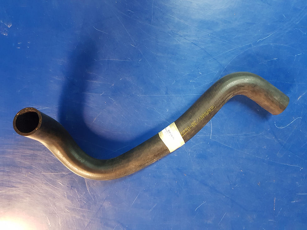 Mercedes W123 & M102 - Lower radiator Hose - 123 501 25 82, 1235012582
