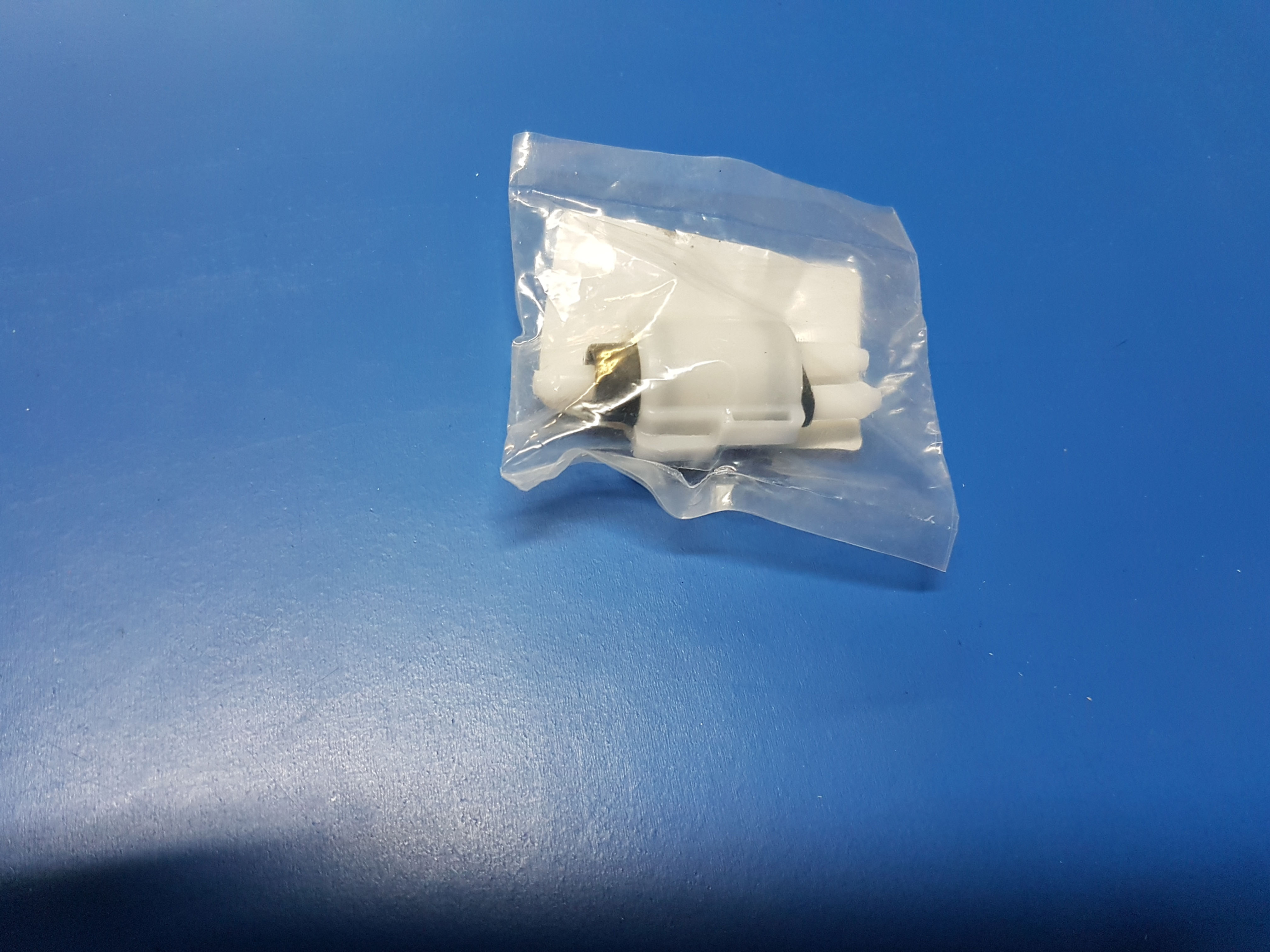 Mercedes W107, W123 - W202  Screen Washer Stop Valve - 000 860 08 62, 0008600862