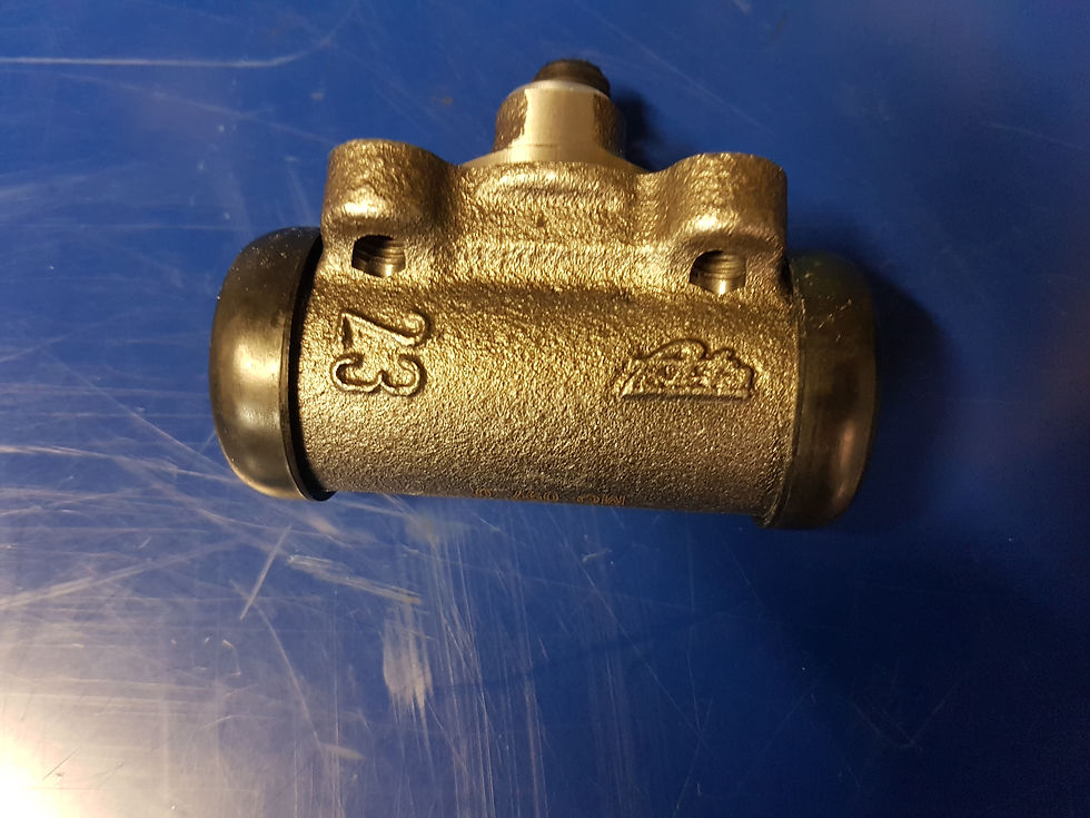 Mercedes W105 - W180, W110 - W111 Rear wheel cylinder- 001 420 04 18, 0014200418