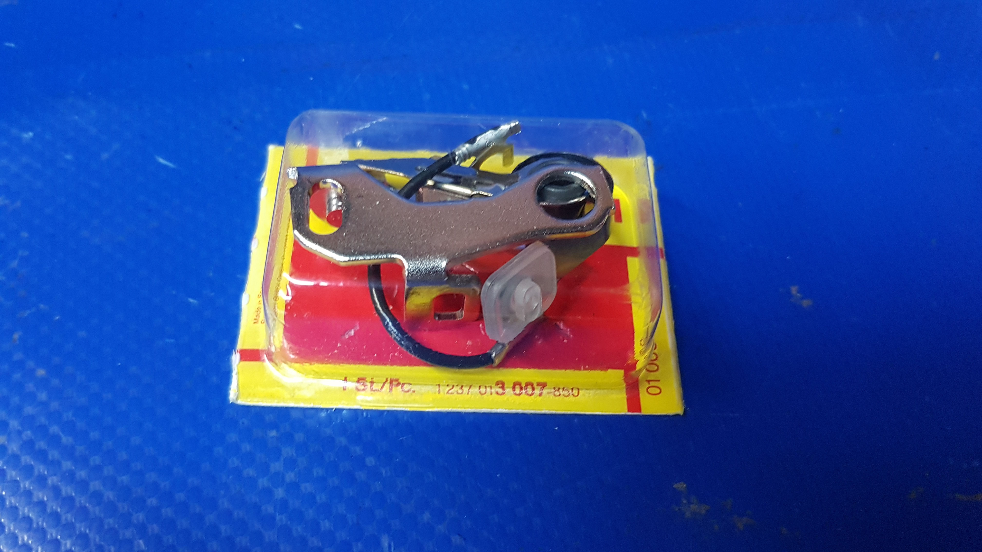 Mercedes Various - Ignition Points Black Distributor - 000 158 18 90, 0001581890