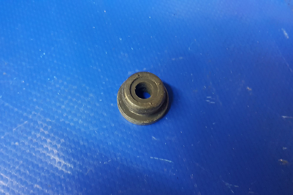 Mercedes Various Master cylinder rubber grommet 000 431 09 35
