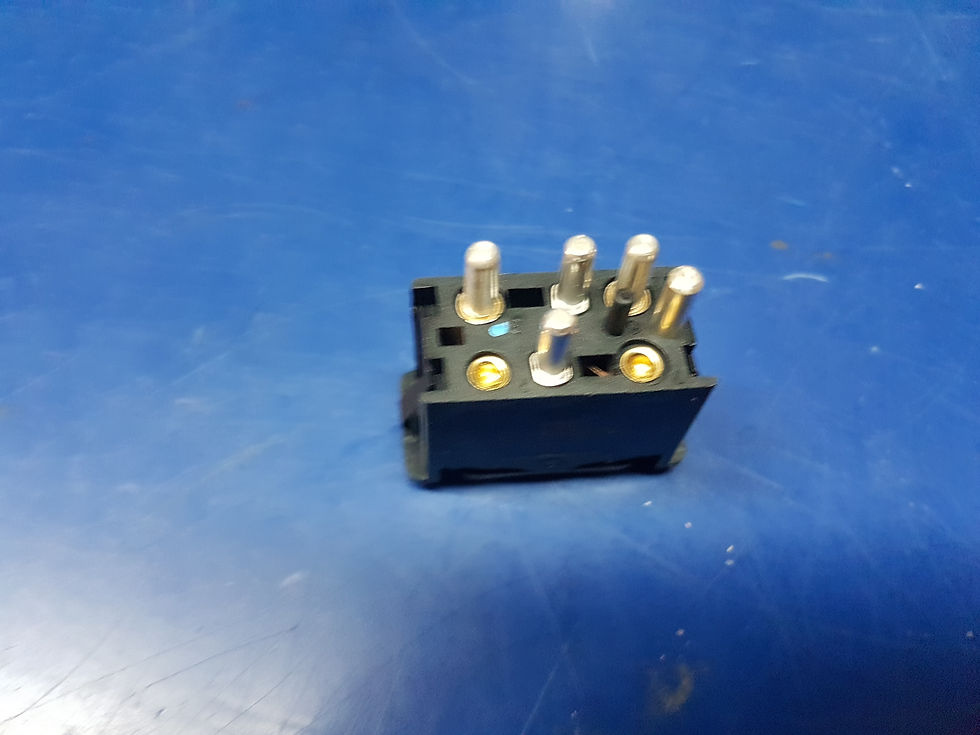 Mercedes W107, W201 & W126 Power window switch l/hand- 126 820 81 10, 1268208110 Pin details
