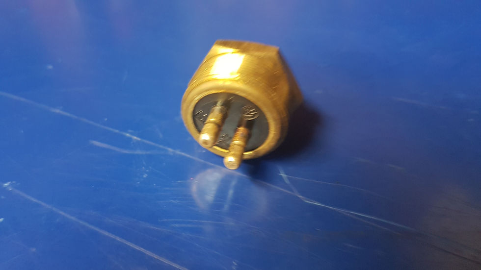 Mercedes UNIMOG SBU -  Switch power take off unit - 000 545 52 09, 0005455209 Plug end view