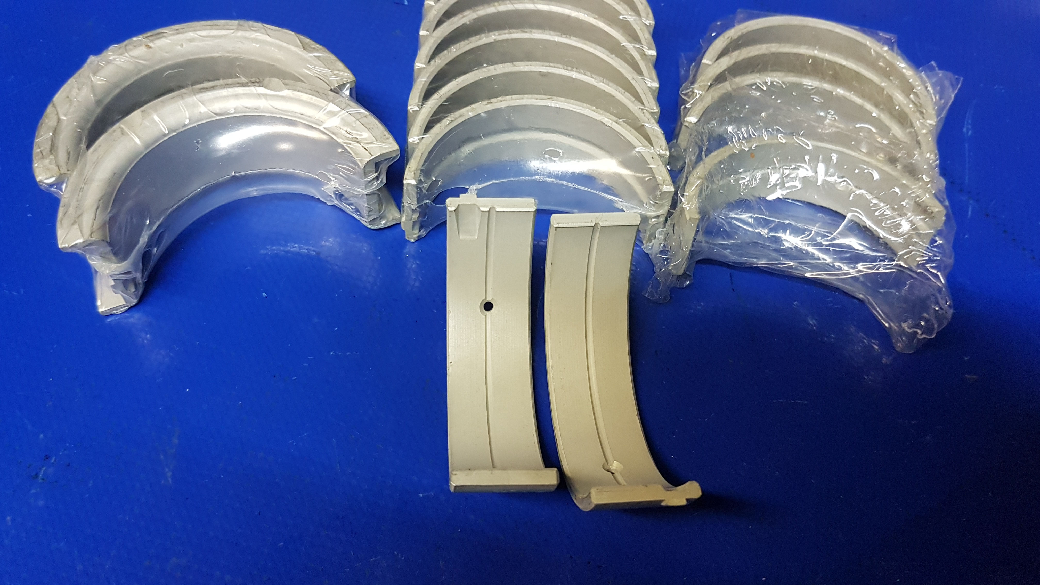 Mercedes M108 & M129 - Crankshaft/Main Bearing Set - 108 030 00 40, 10800300140