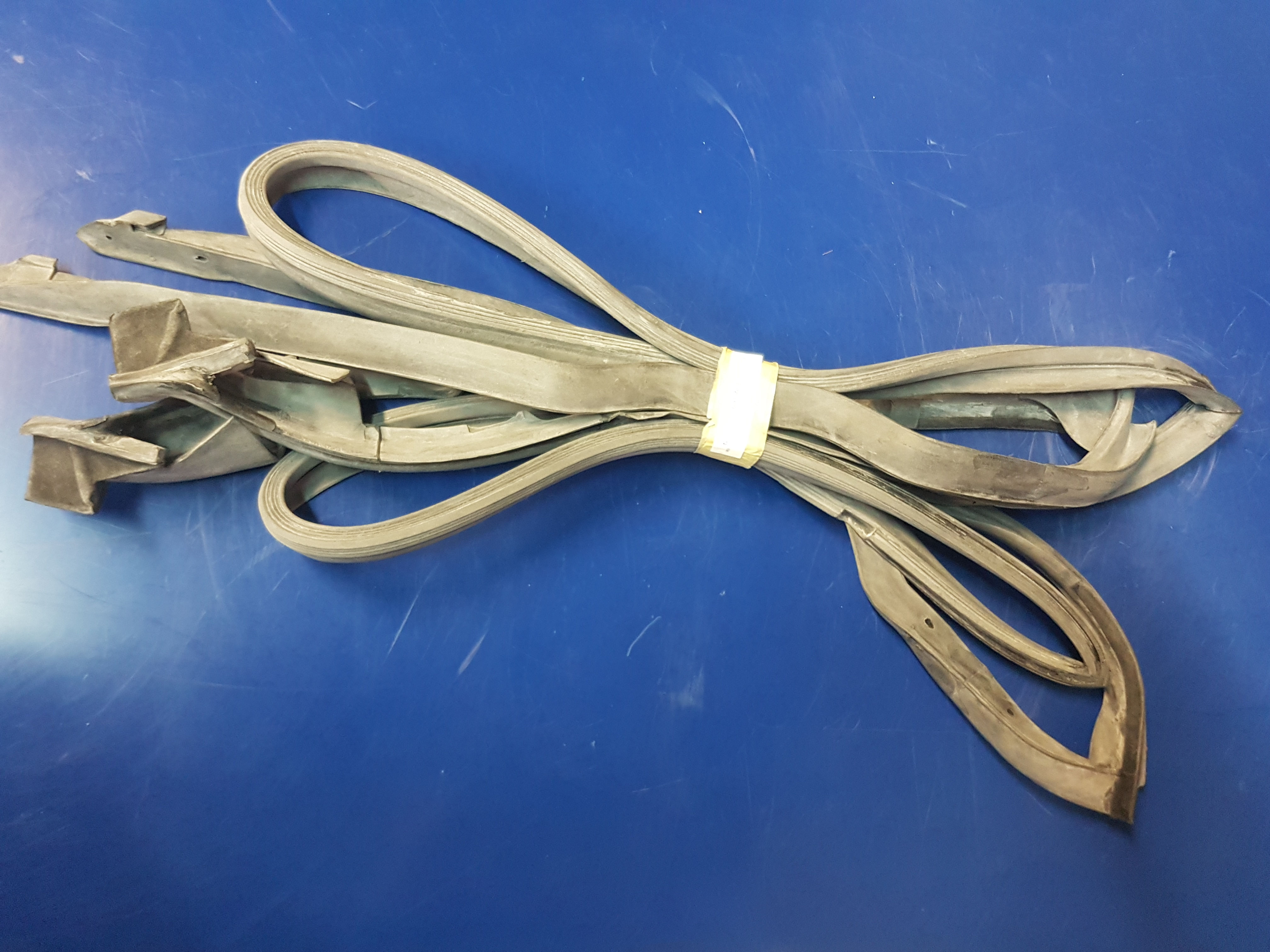 Mercedes W107 SL & SLC Door Rubber Set early - 107 720 01 78, 1077200278