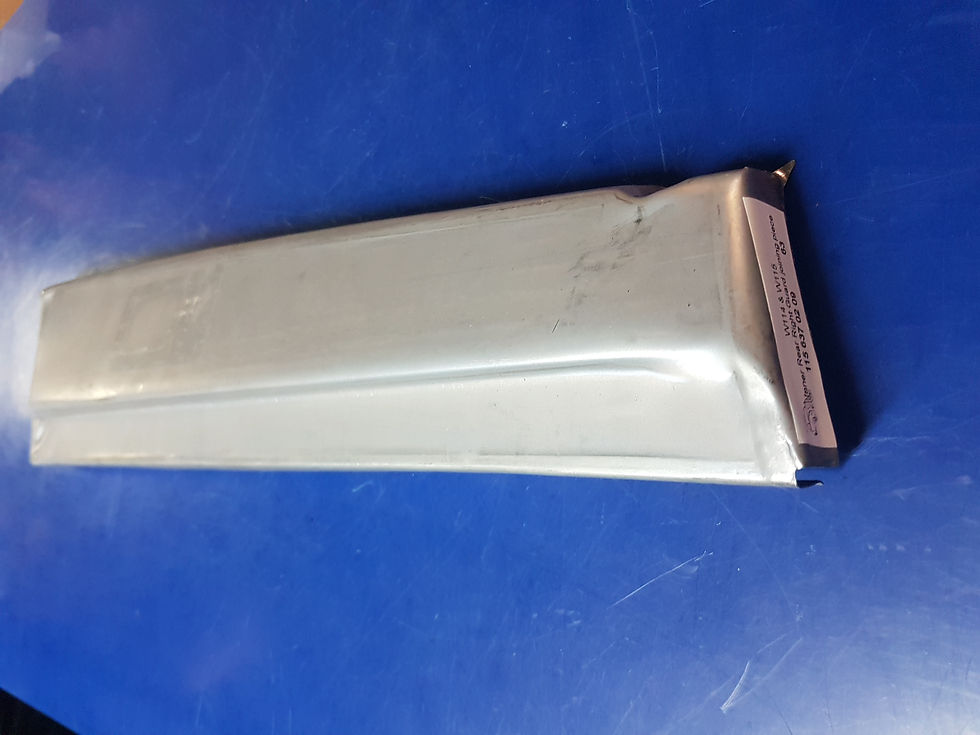 Mercedes W114 & W115 Rgt rear inner guard join piece - 115 637 02 09, 1156370209