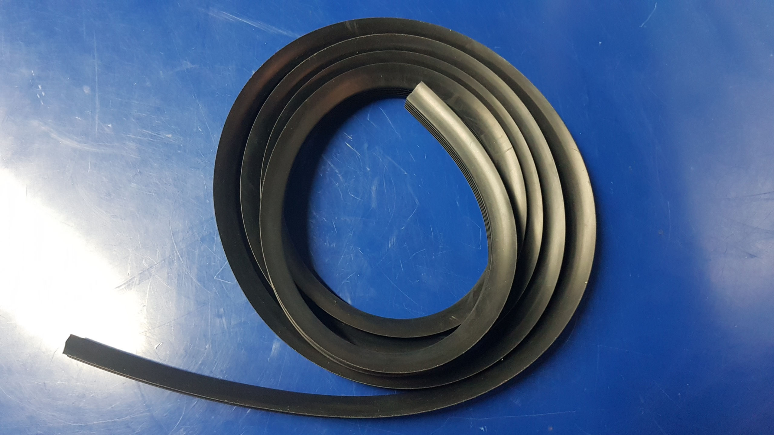 Mercedes W136, W187 & W191 - Door Rubber seal - 000 987 23 35, 0009872335 Overview