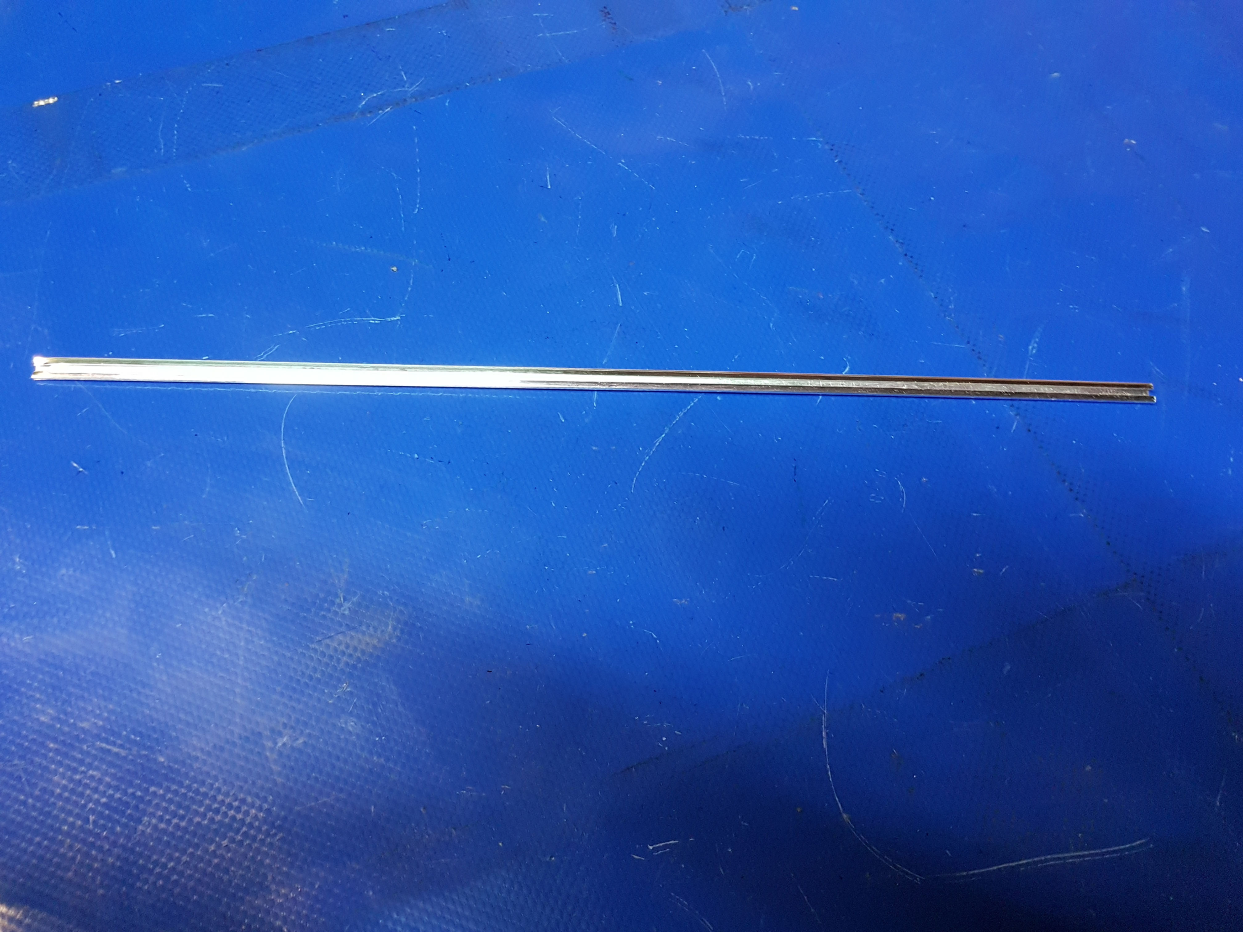 Mercedes Various models Chrome Grill Strip Horizontal - 116 888 01 85, 11688801