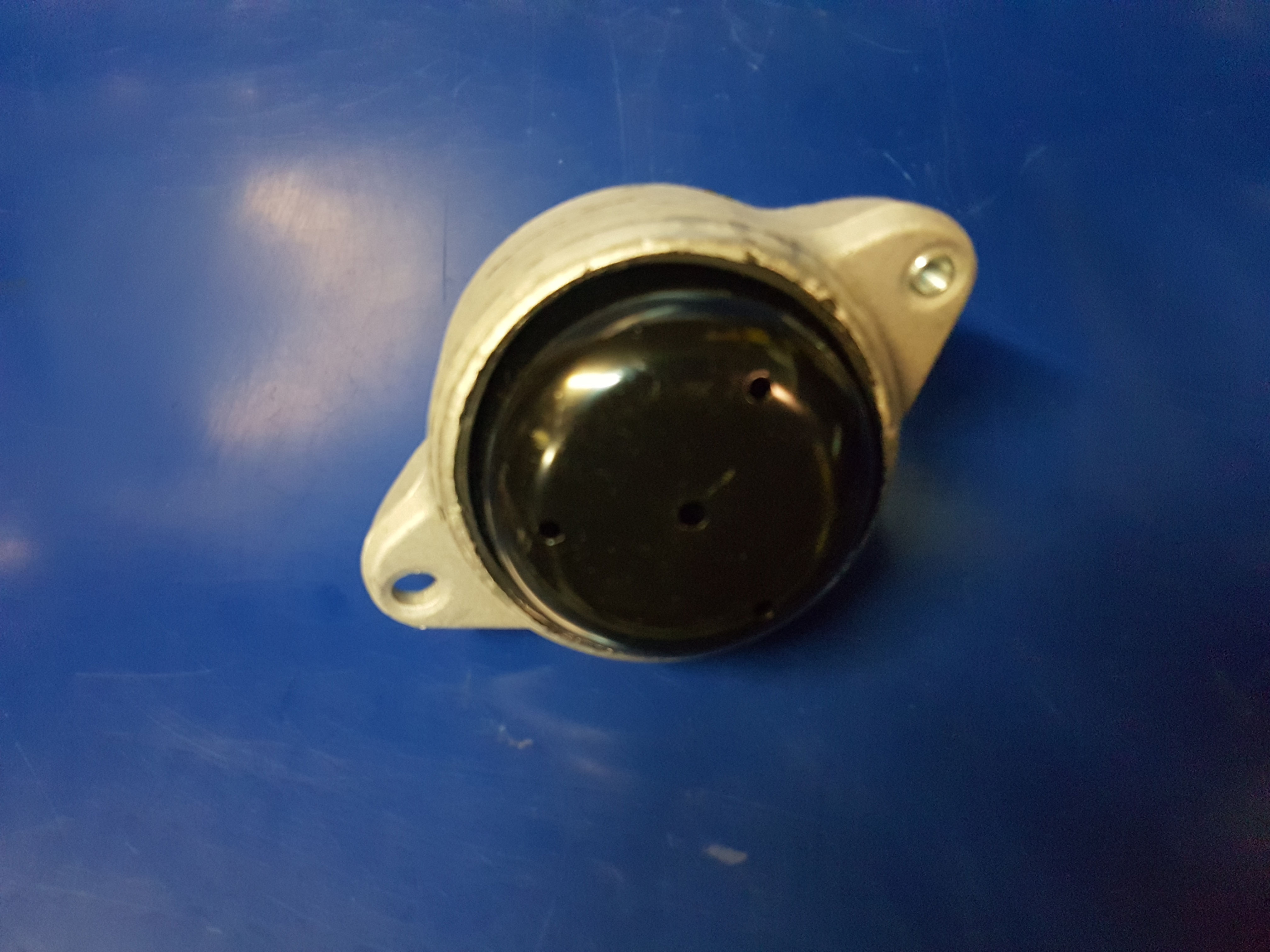 Mercedes W129 & W140 - Engine mount - 140 240 21 17, 1402402117