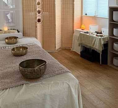 Sound Bowls Massage Sevenoaks_edited_edited.jpg