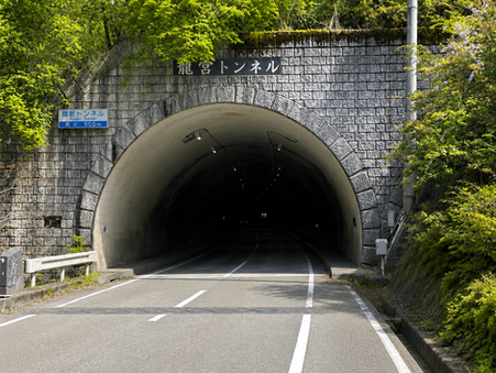 完成工事のご紹介（電気設備工事）　　　　　　　　　「Ｒ７三土　山城東祖谷山線（龍宮トンネル）三・東祖谷和田　トンネル照明設備工事」