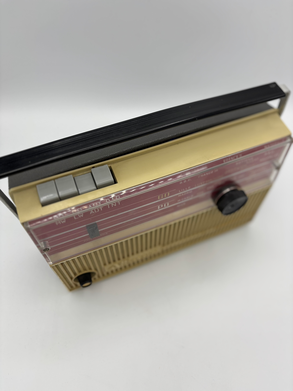 Miniatura: Trop beau petit poste de radio vintage Visseaux (made in France)