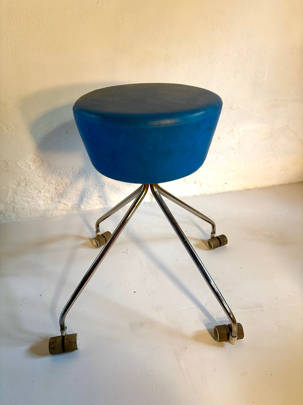 Miniature : Ancien tabouret de dentiste à roulettes