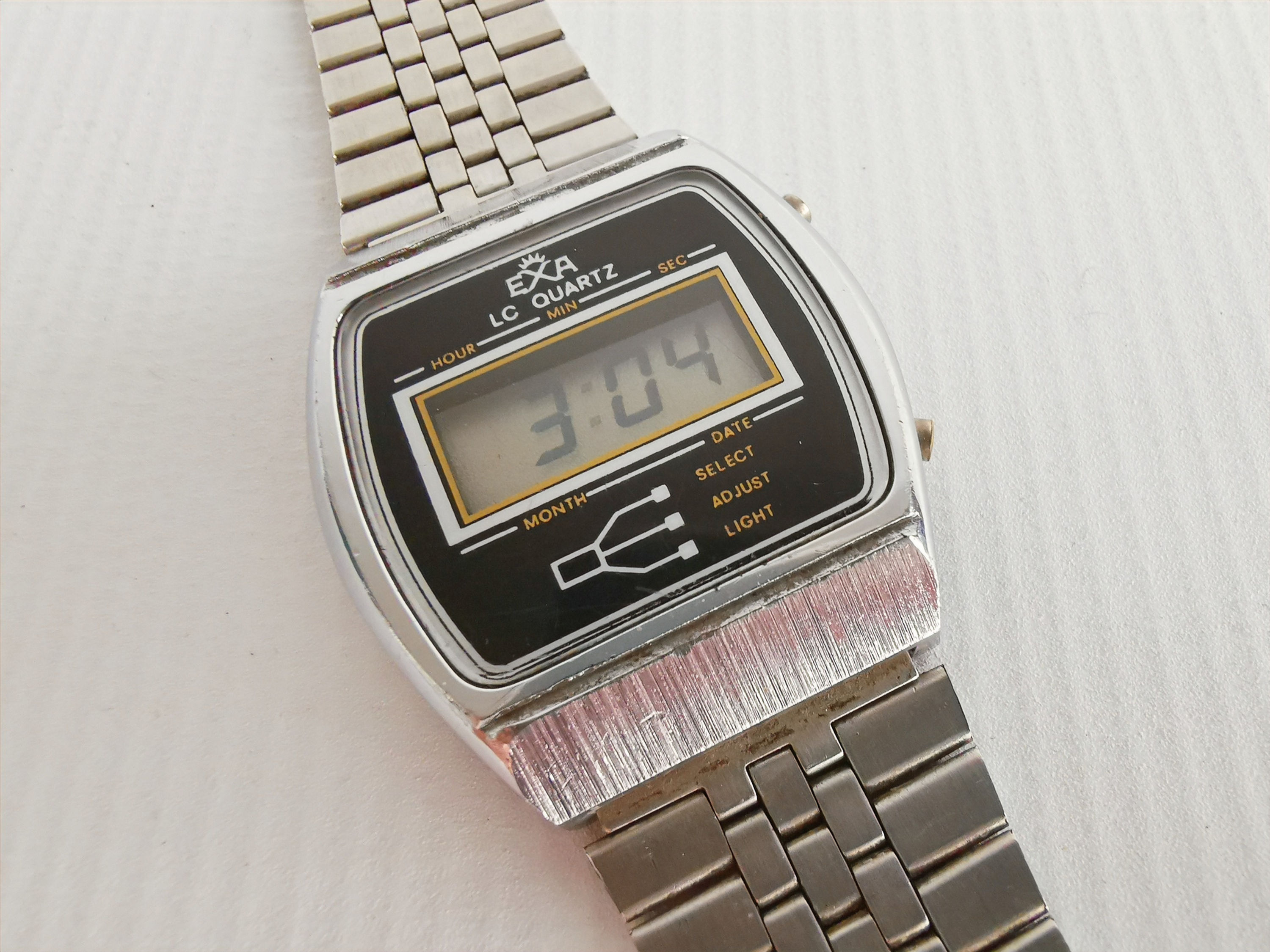 Montre à quartz vintage Exa en très bon état