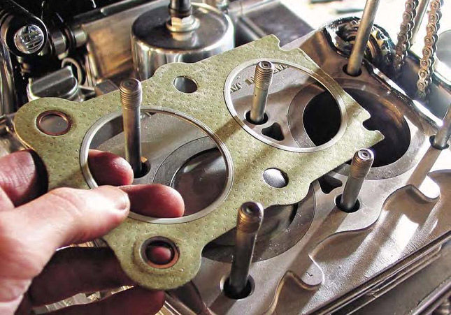 Minyak hitam motor terbaik