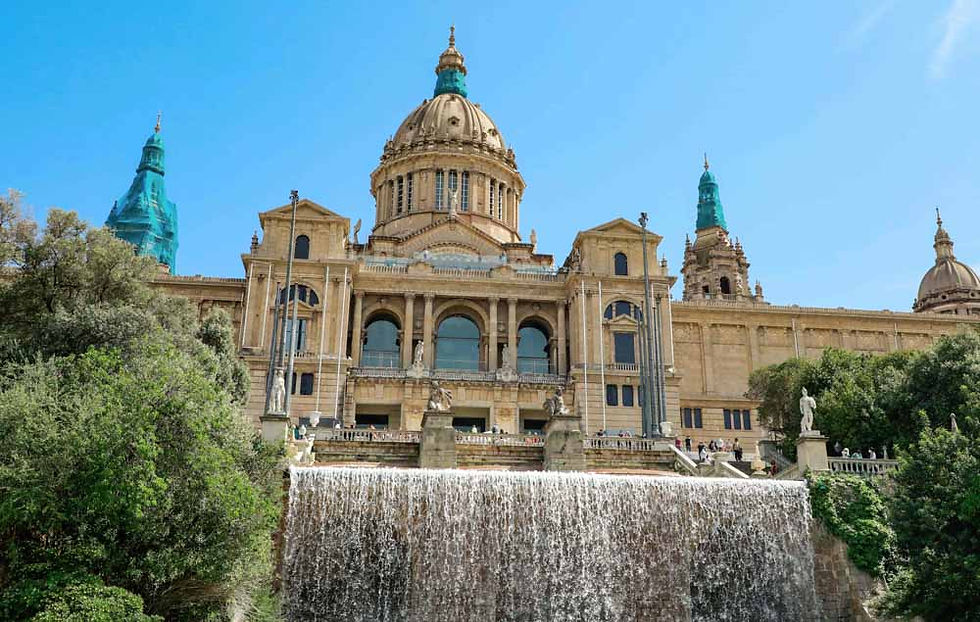 Barcelona, top places to visit - Motjuic Fountains