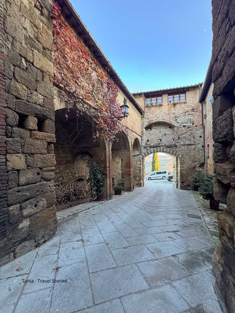 MONTEPULCIANO, ITALIA - LOCURI DE VIZITAT, ACTVITATI SI OBIECTIVE TURISTICE
