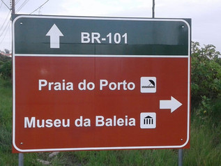 Placas são trocadas para facilitar acesso aos pontos turísticos