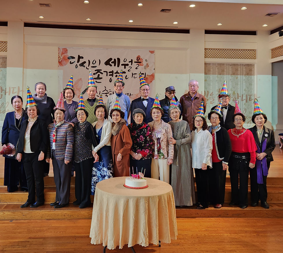 12월 생신을 맞으신 분들 모두 모두 건강하시고 새해에는 행복한 일들만 있기를 저희 원스탑 직원 모두가 진심으로 바랍니다. 원스탑이 앞으로 재미있고 유익한 수업, 활동을 계속해서 준비할테니깐요. 많은 기대와 격려를 부탁드리겠습니다. 사랑합니다~