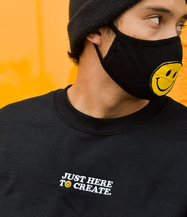 crewneck-close-alternative.jpg