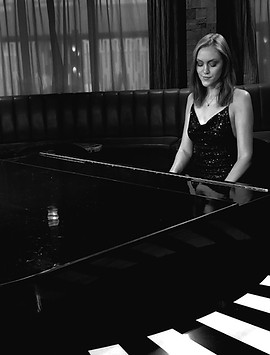 piano wide shot.jpg