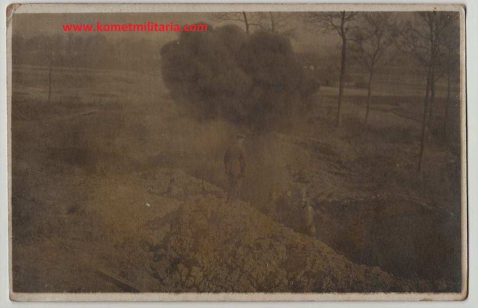 1. WK AK Foto Deutsche kl. Flammenwerfer in action