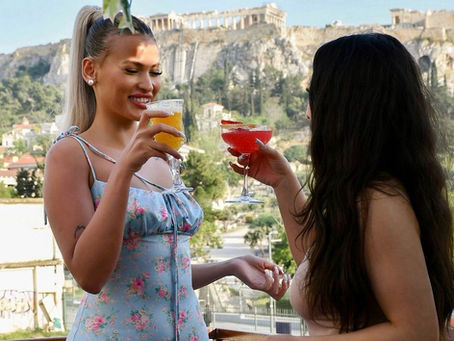 En Aihtria: Nightlife Under the Acropolis