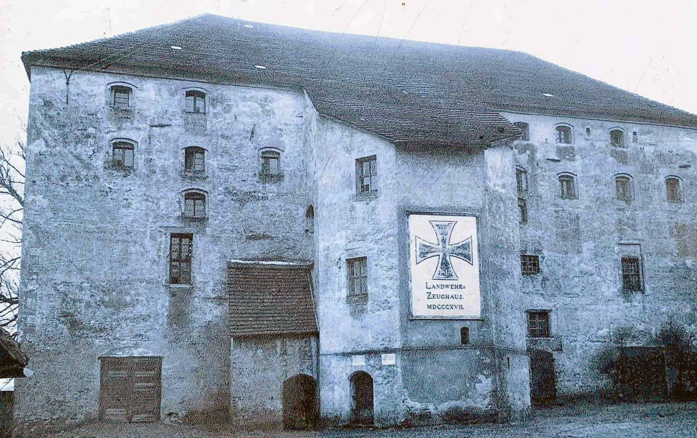 Zamek, Młyn i Kościół