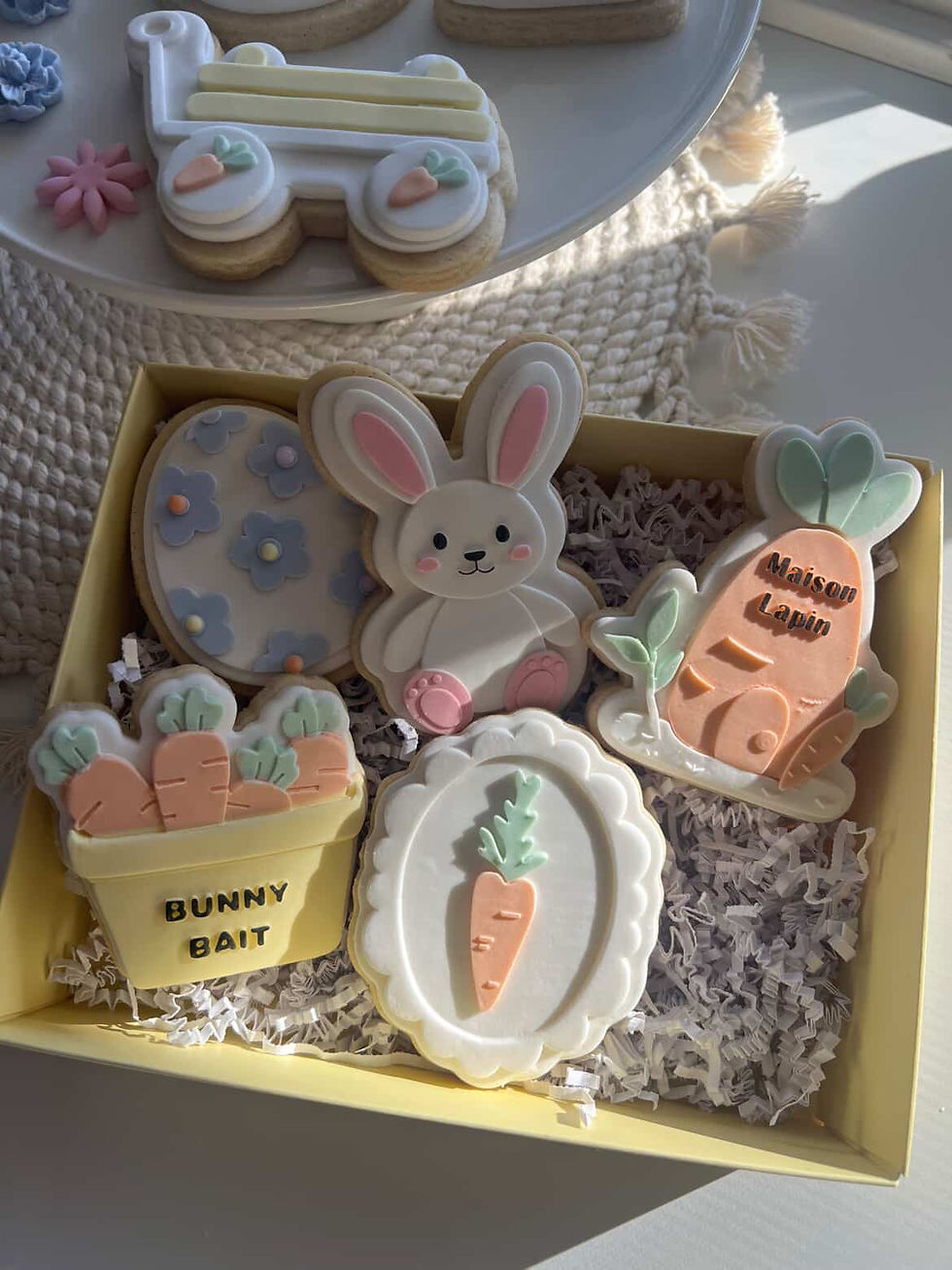 Thumbnail: Carrot in scalloped frame - embosser and cutter