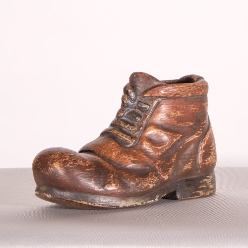 Miniatura: Bota vieja policromada